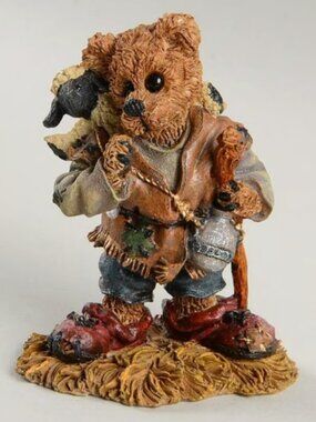 Bruce - as the Shepherd - 2410 - Holiday Pageant Series by Boyds Bears BOXED